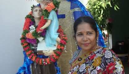 Rosemary in front of the statue of St. Anthony