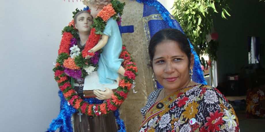 Rosemary in front of the statue of St. Anthony