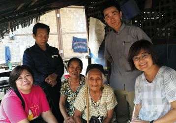 Columban lay missionaries at the IDP camp in Myanmar